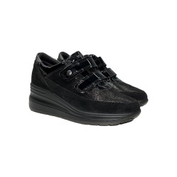 Enval Soft 6779900 sneakers donna linea comoda in vernice e camoscio nero